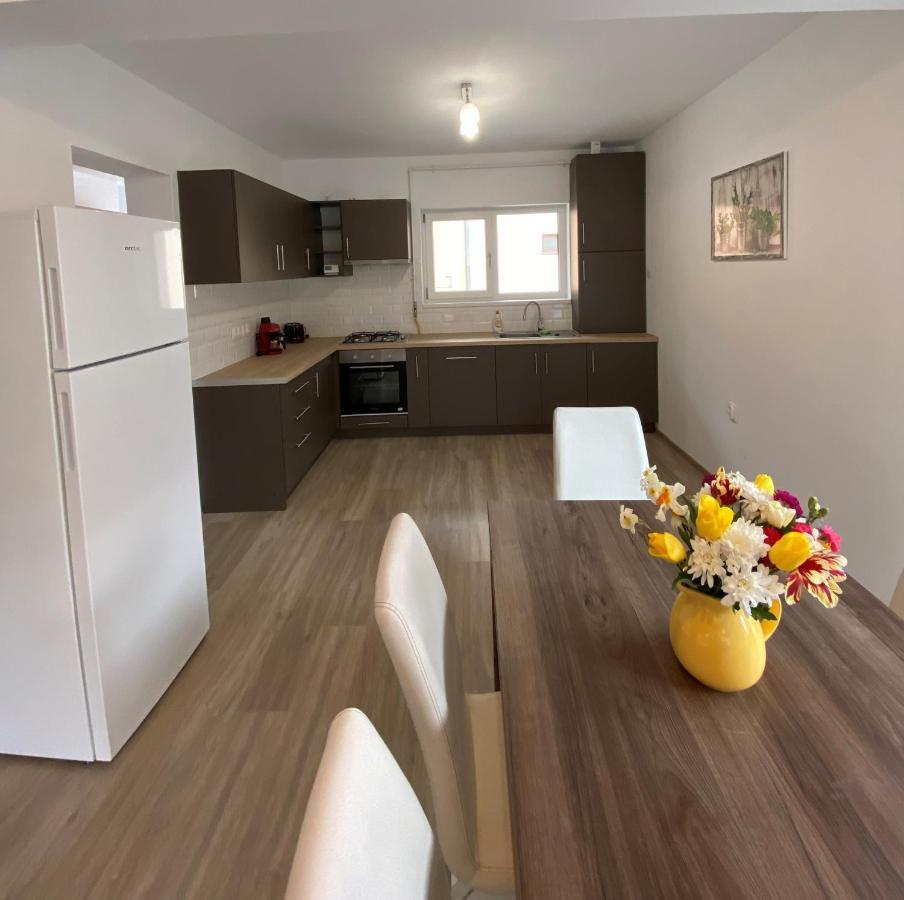 Fenyo Apartman House Ii. โอดอร์เฮอู เซกุยเอสก์ ภายนอก รูปภาพ